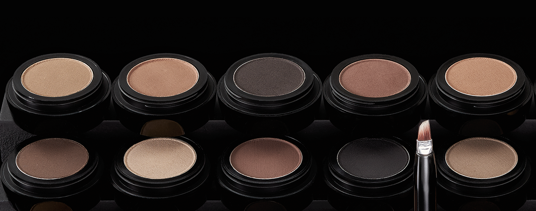 Talc-free eyeshadow palettes and eye cosmetics