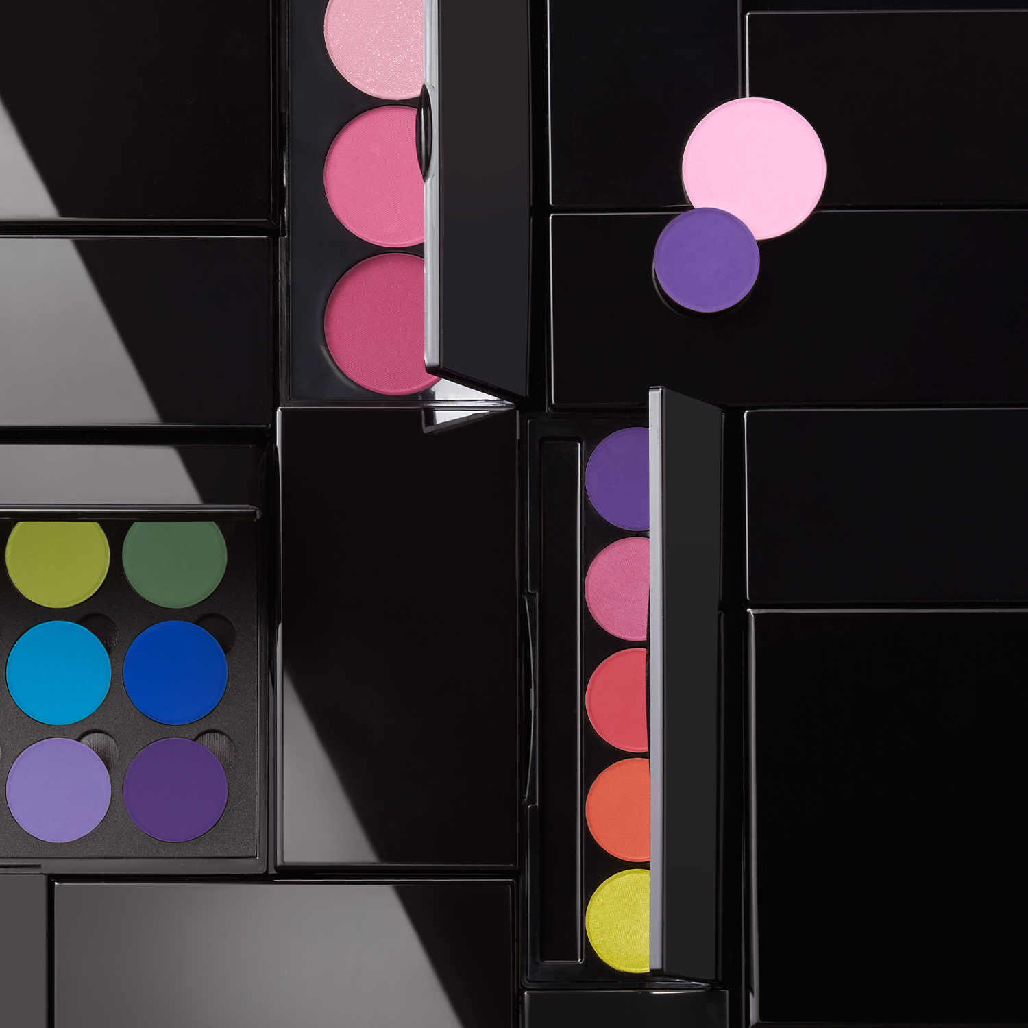 Custom Palettes and Magnetic Refills Wholesale Manufacturing